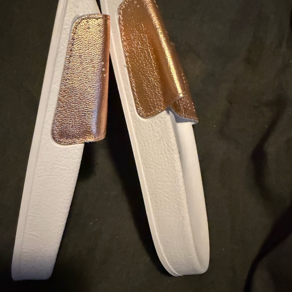 Valentino Rose Gold Metallic Slide Sandals with White Footbed UNISEX 39 - Picture 2 of 9